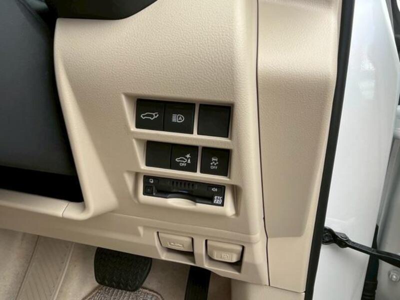 LAND CRUISER