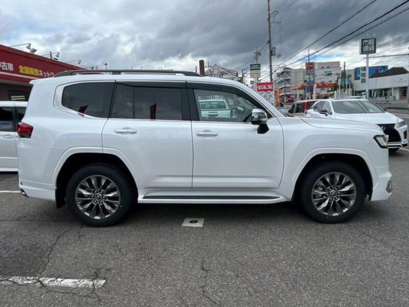 LAND CRUISER