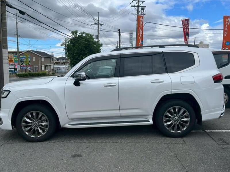 LAND CRUISER