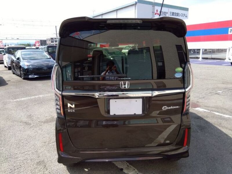 N BOX CUSTOM