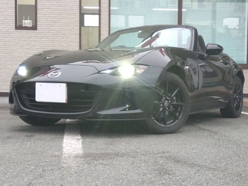 ROADSTER-0