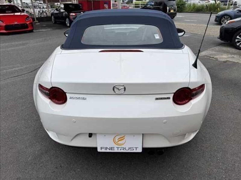 ROADSTER