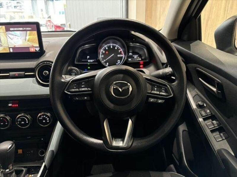 MAZDA2