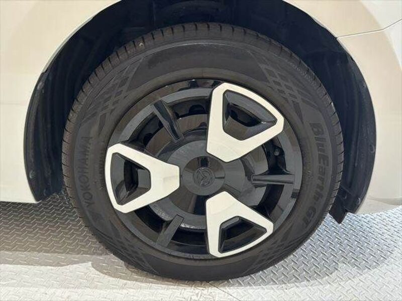 MAZDA2