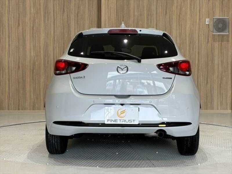 MAZDA2