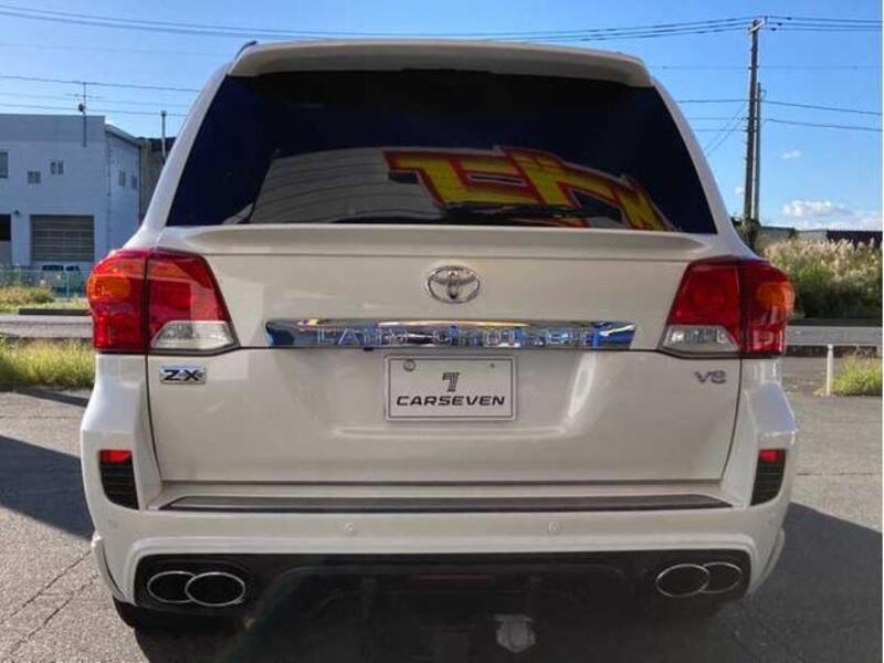 LAND CRUISER