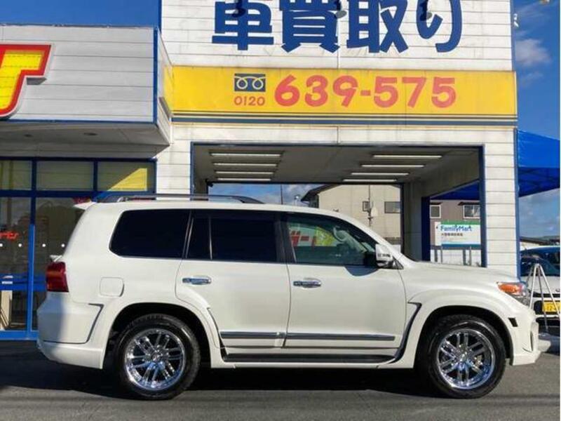 LAND CRUISER