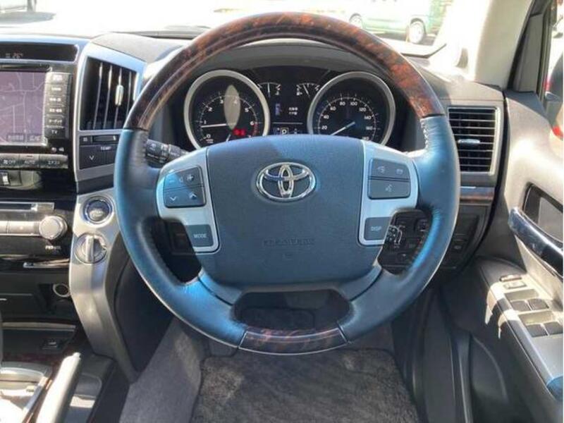 LAND CRUISER