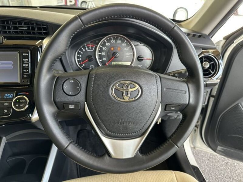 COROLLA AXIO
