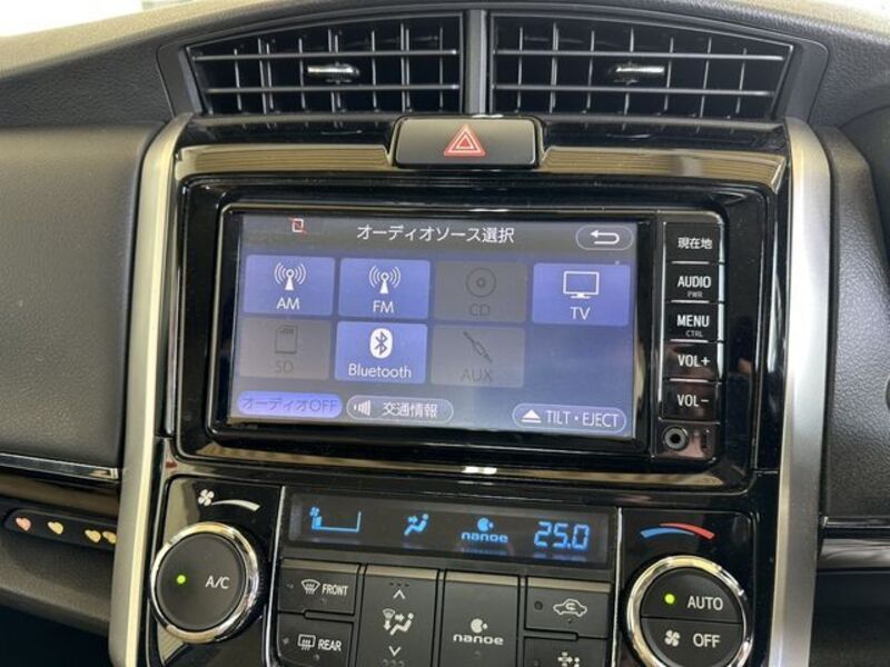 COROLLA AXIO