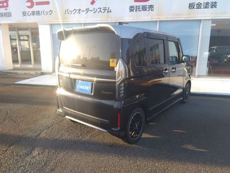 N BOX CUSTOM