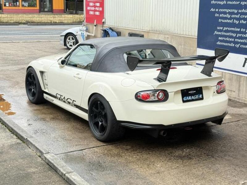 ROADSTER