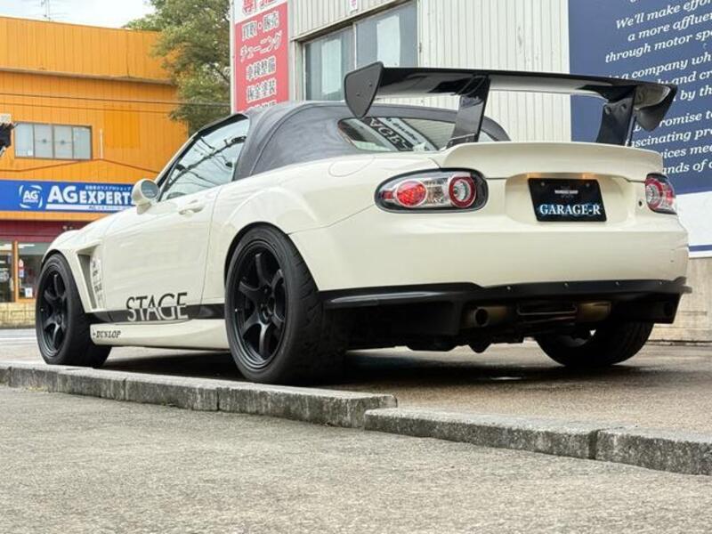 ROADSTER