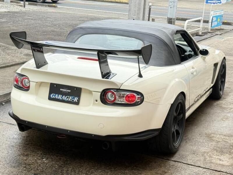 ROADSTER
