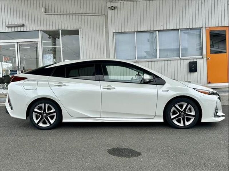 PRIUS PHV