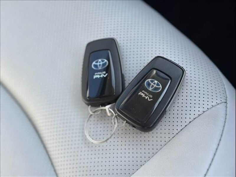 PRIUS PHV