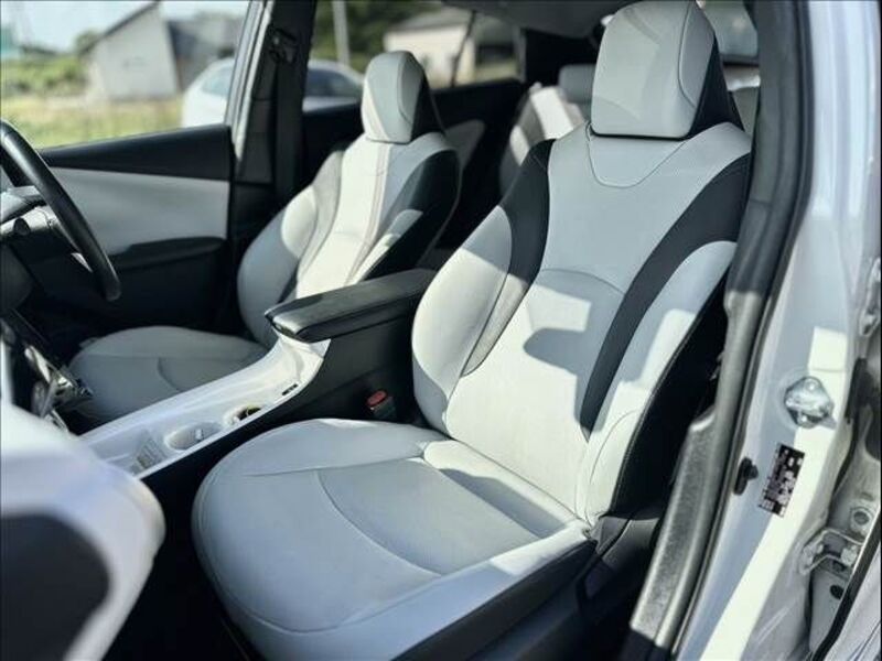 PRIUS PHV