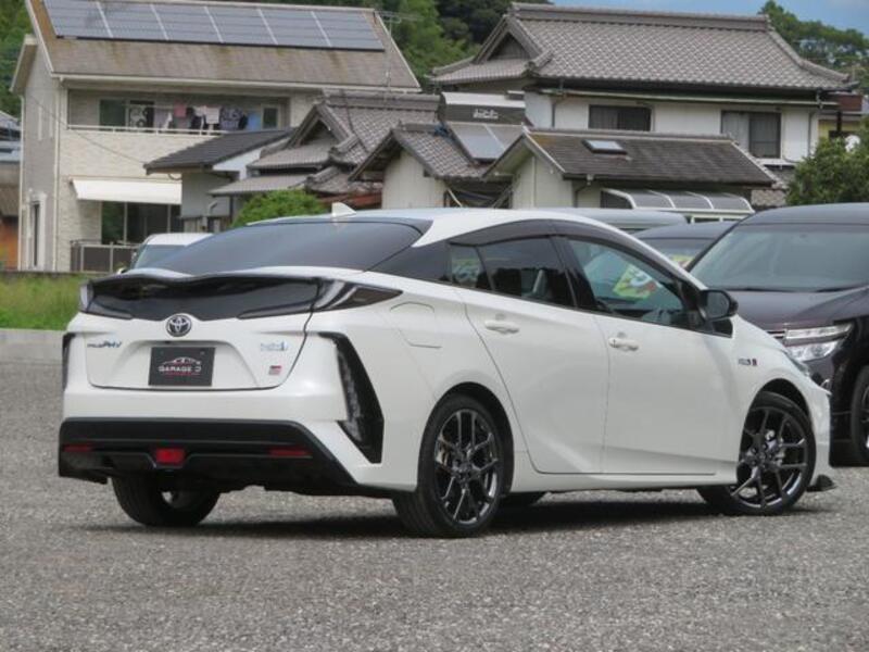 PRIUS PHV