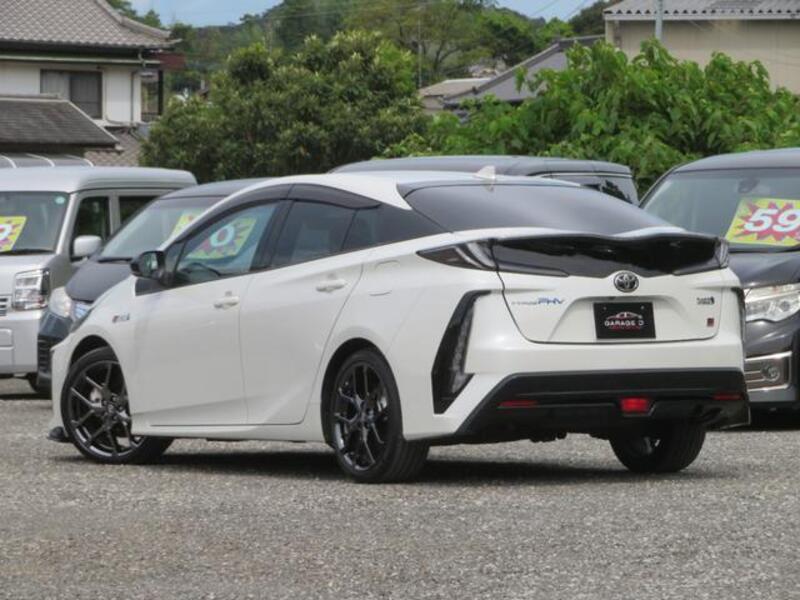 PRIUS PHV