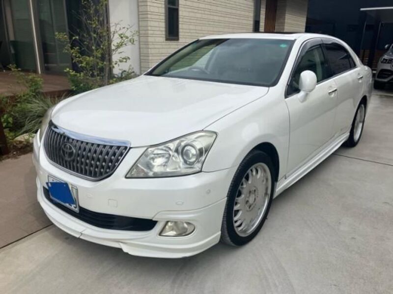TOYOTA CROWN MAJESTA