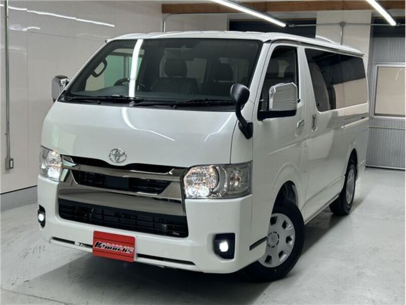 TOYOTA HIACE