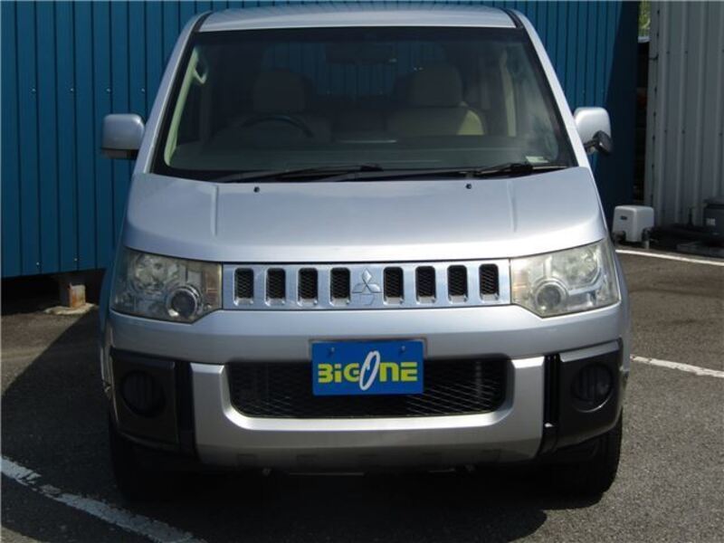 MITSUBISHI DELICA D5