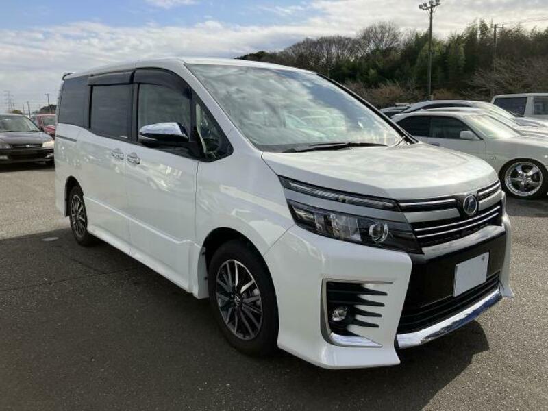 Used 2017 TOYOTA VOXY DBA-ZRR80W | SBI Motor Japan