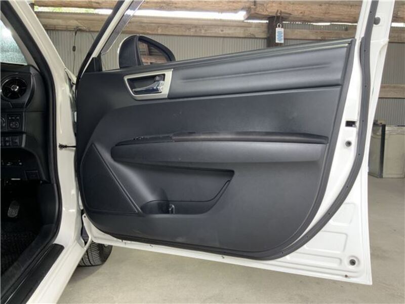 COROLLA AXIO