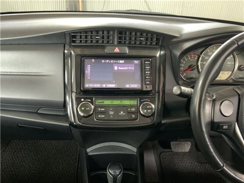 COROLLA AXIO