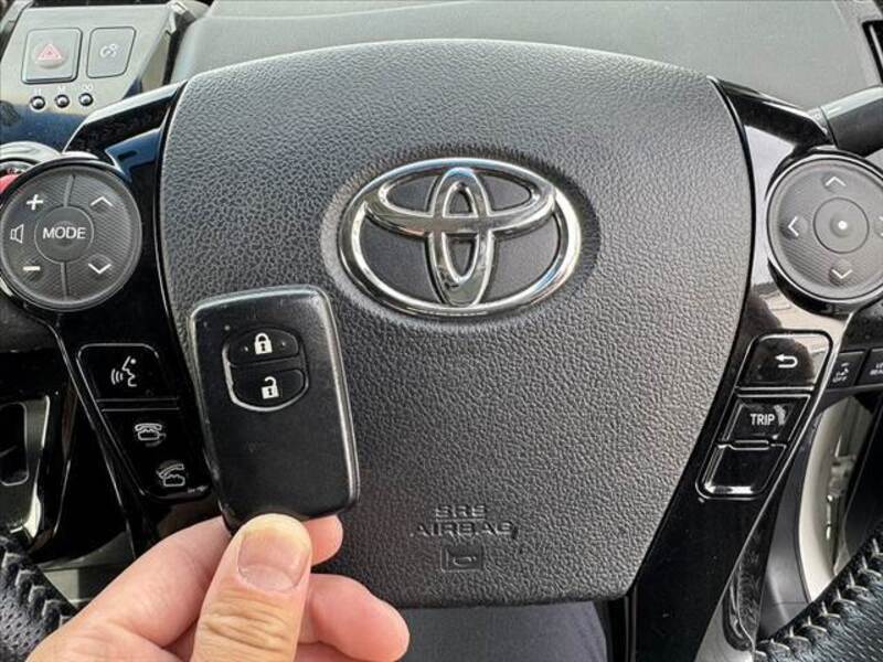 PRIUS ALPHA