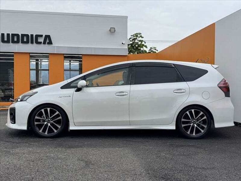 PRIUS ALPHA