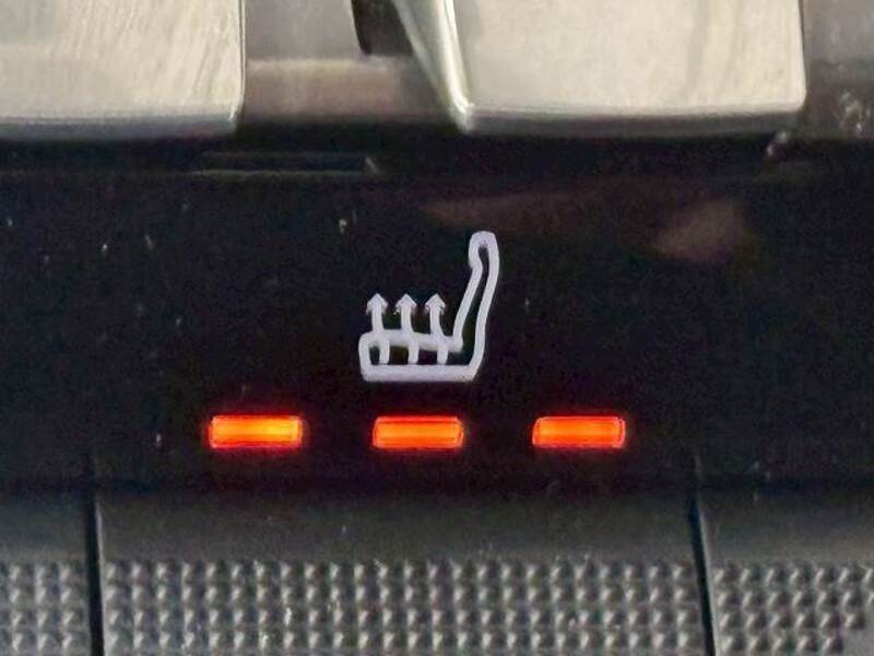 3008