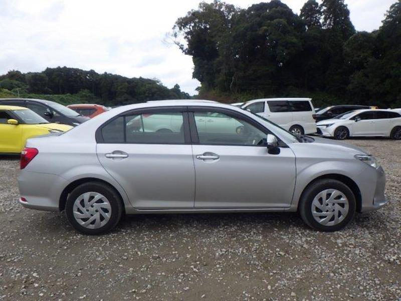 COROLLA AXIO