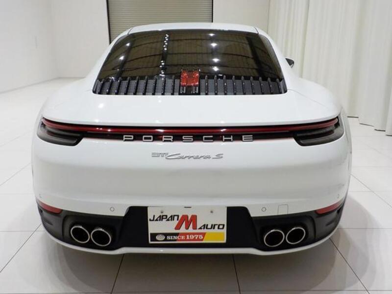 911