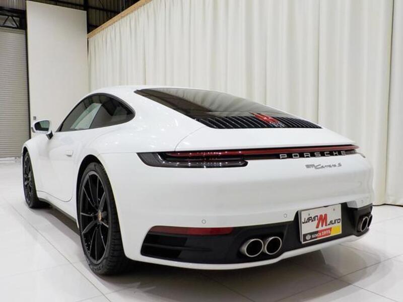 911
