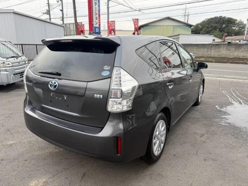 PRIUS ALPHA