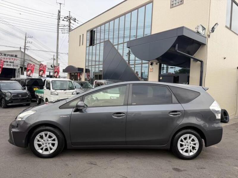 PRIUS ALPHA