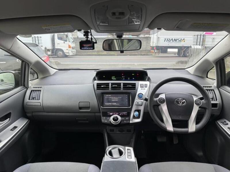 PRIUS ALPHA