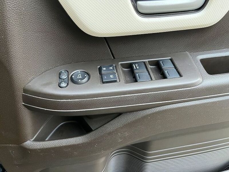 N BOX