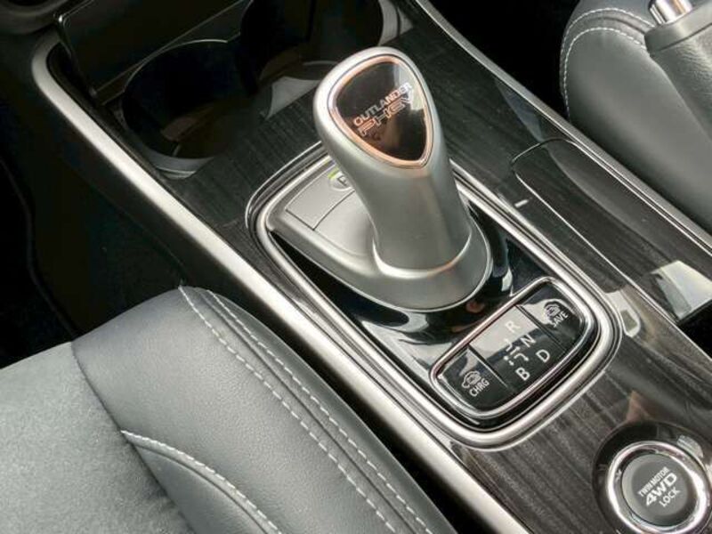 OUTLANDER PHEV