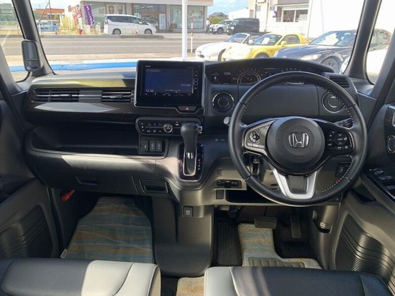 N BOX CUSTOM