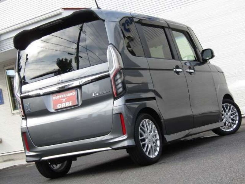 N BOX CUSTOM