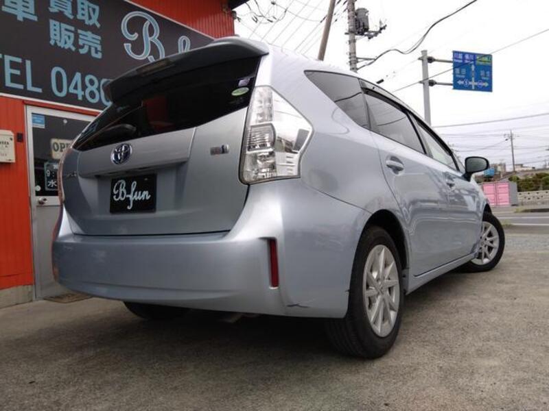 PRIUS ALPHA