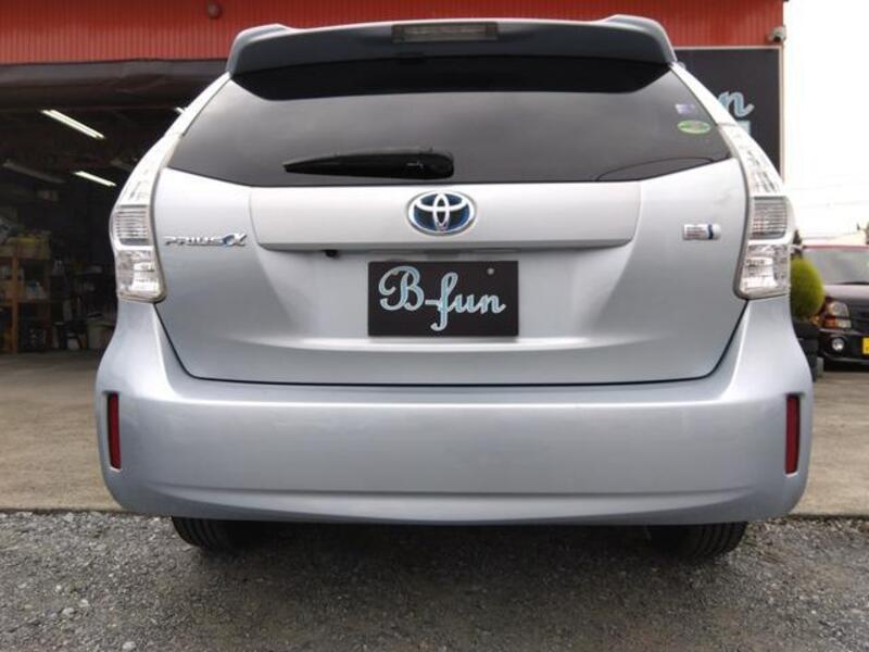 PRIUS ALPHA