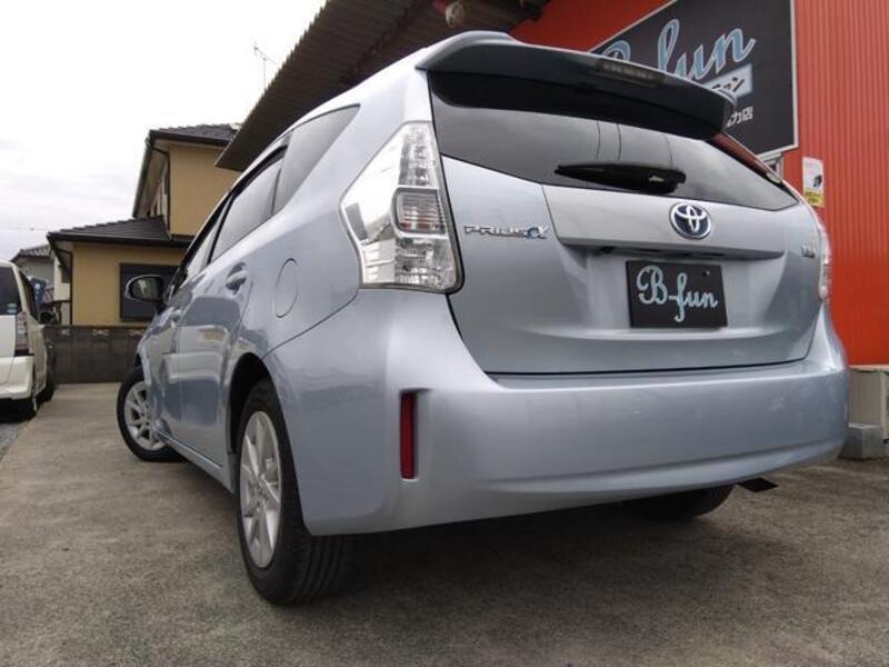 PRIUS ALPHA