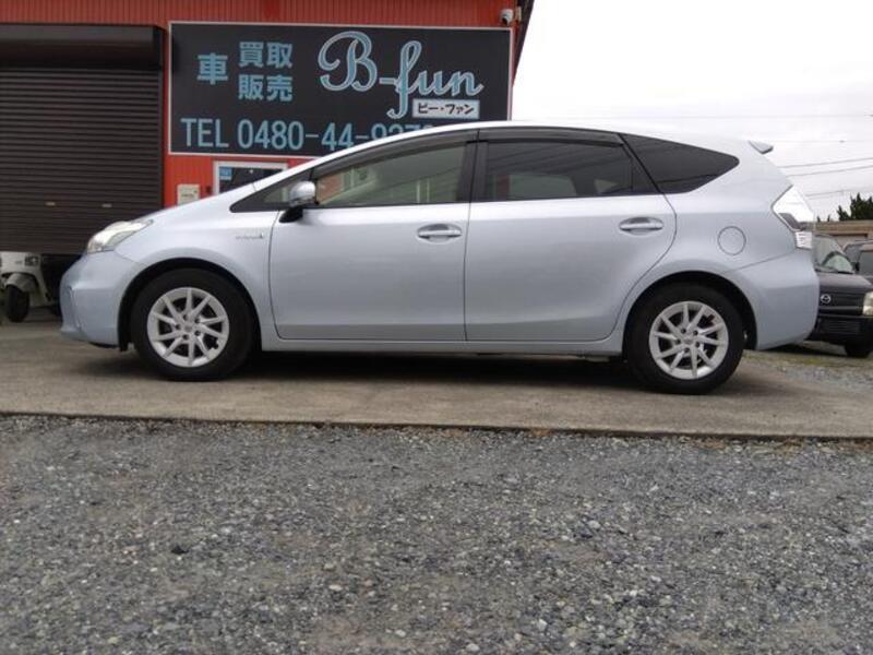 PRIUS ALPHA
