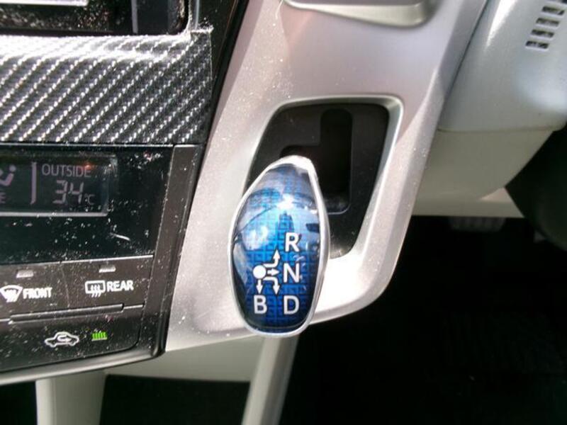 PRIUS ALPHA