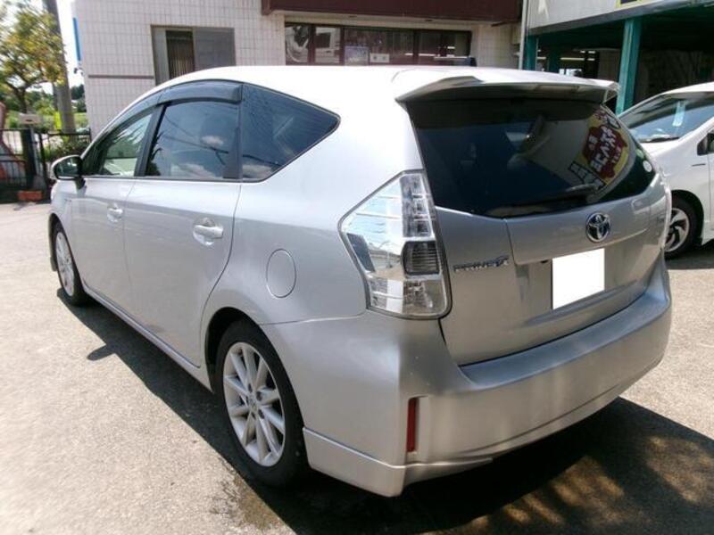 PRIUS ALPHA