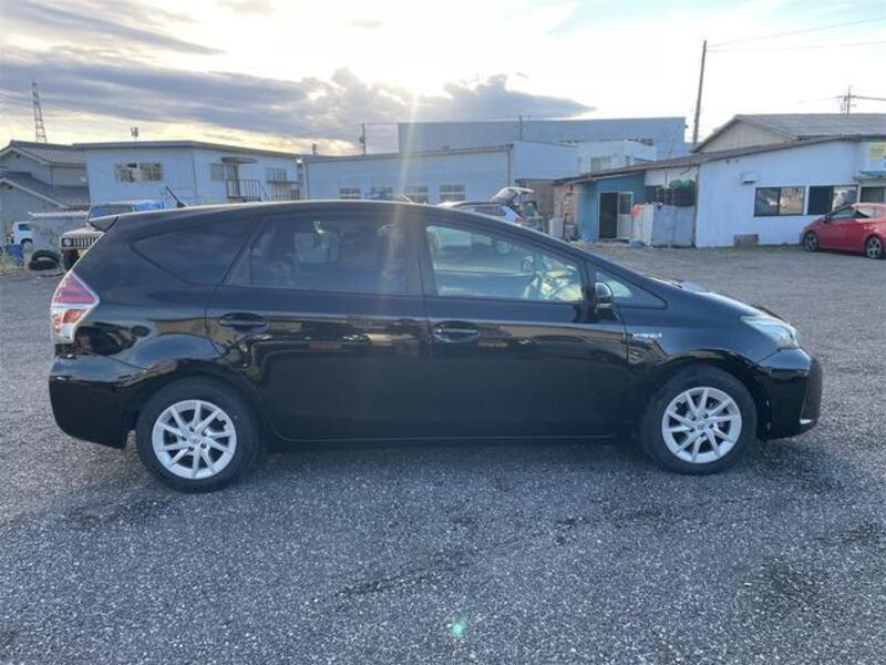 PRIUS ALPHA