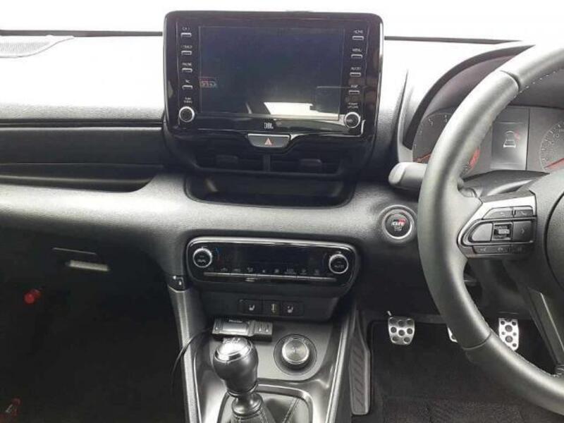 GR YARIS